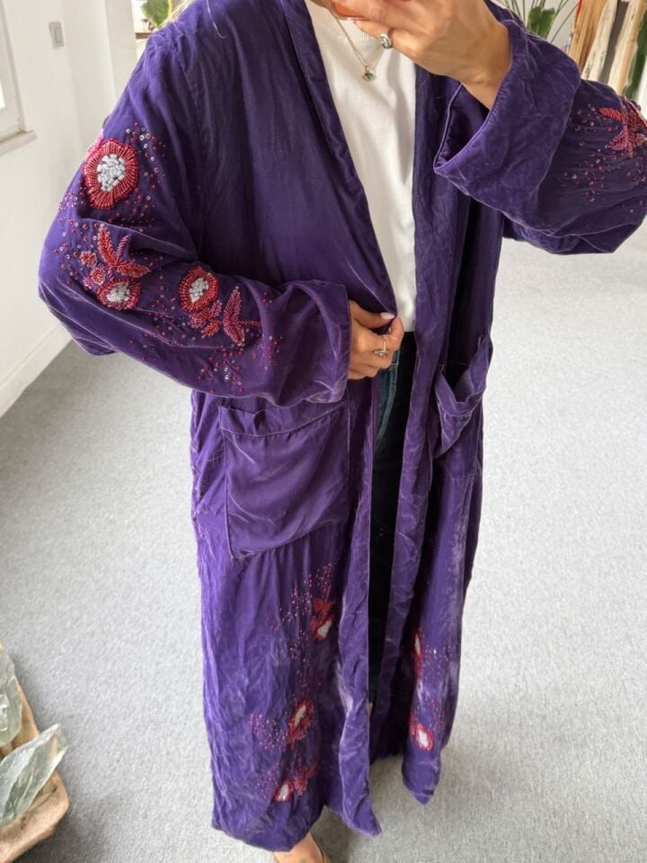 MOR KADİFE BONCUK İŞLEMELİ İTHAL KAFTAN
