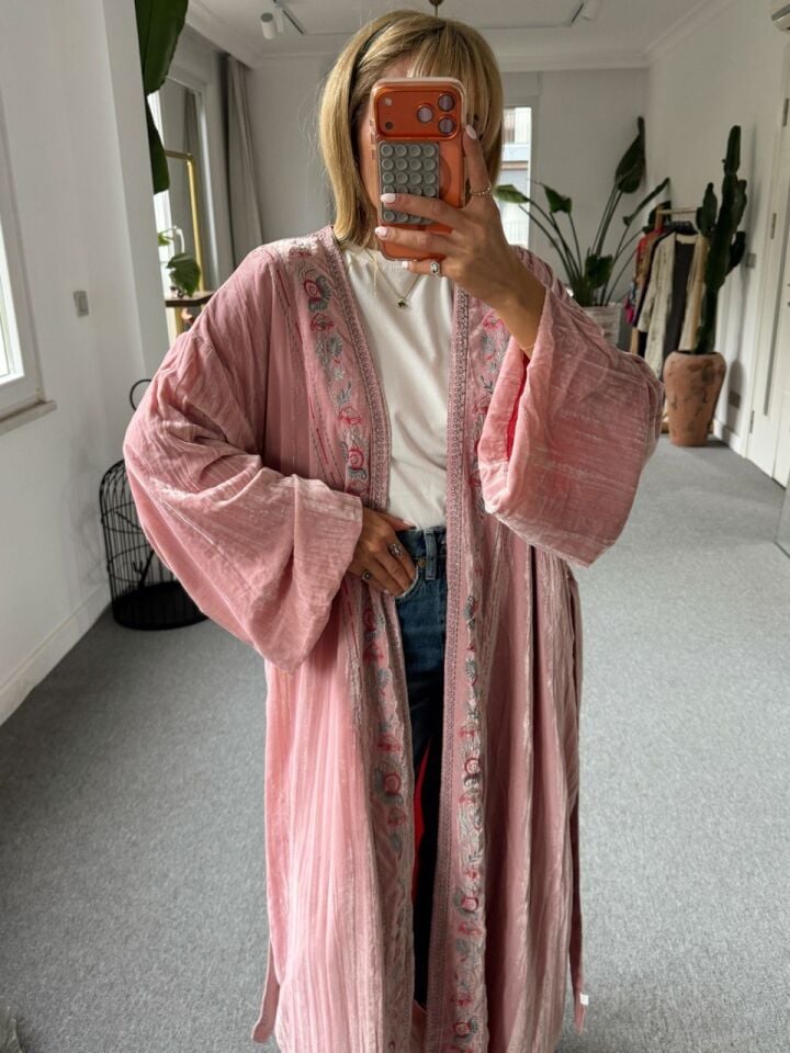 PEMBE KADİFE İTHAL KAFTAN
