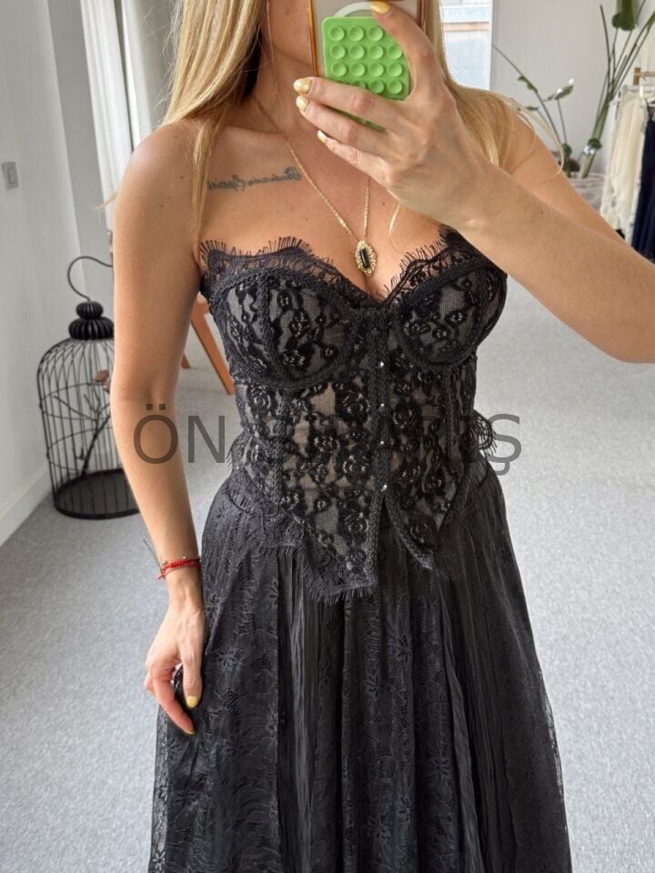 SİYAH DANTEL İŞLEMELİ KORSE(ÖN SİPARİŞ)