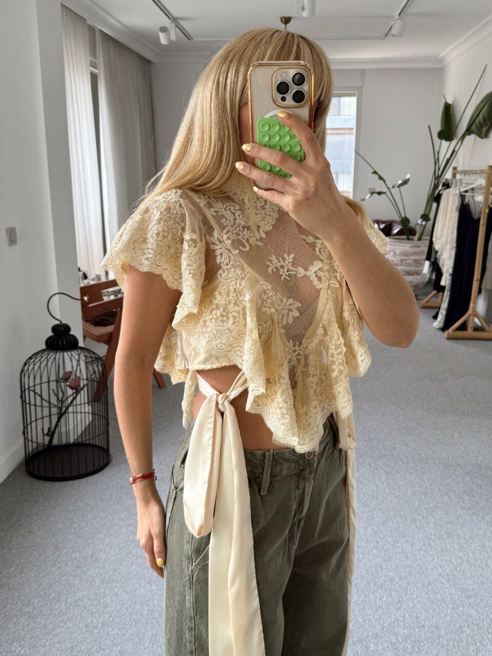 SARI DANTEL İŞLEMELİ İTHAL BÜSTİYER