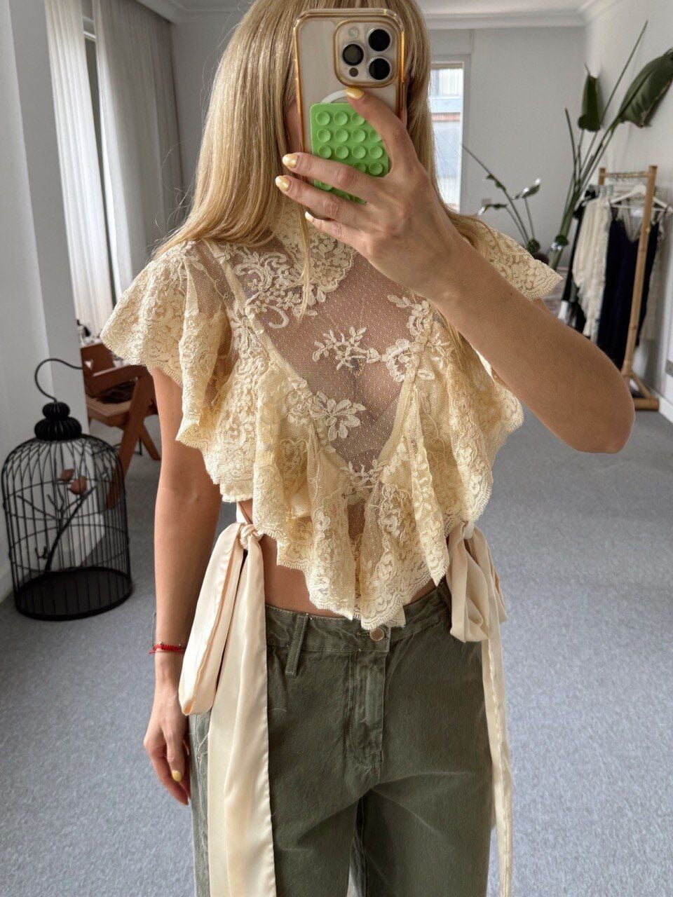 SARI DANTEL İŞLEMELİ İTHAL BÜSTİYER