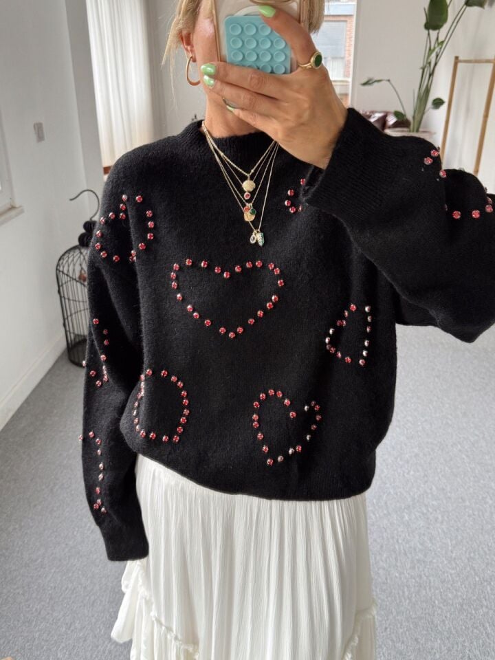 KALPLİ TAŞ İŞLEMELİ KAZAK