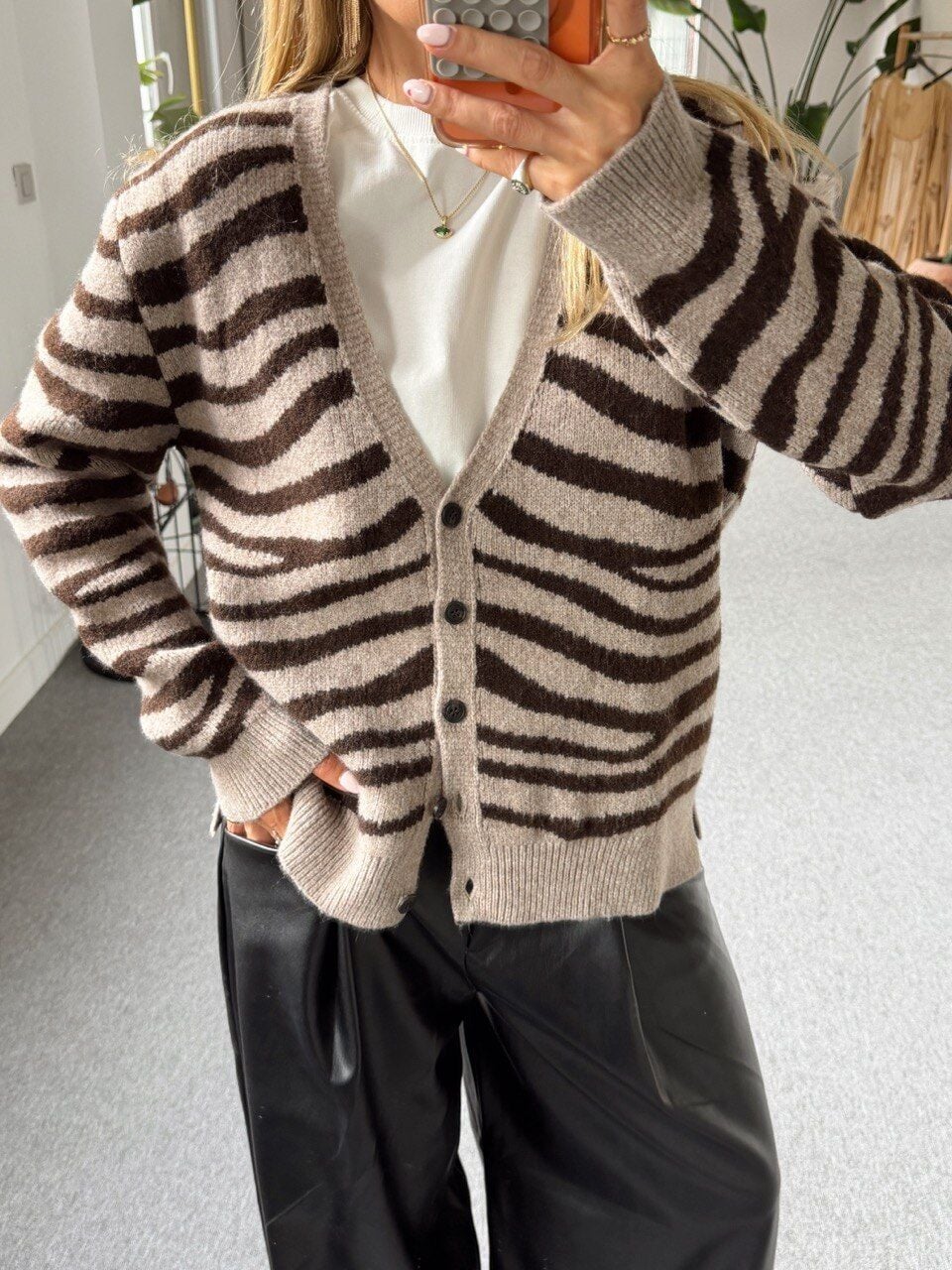 KAHVERENGİ ZEBRA YÜN HIRKA