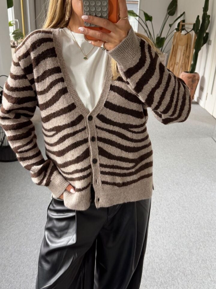 KAHVERENGİ ZEBRA YÜN HIRKA