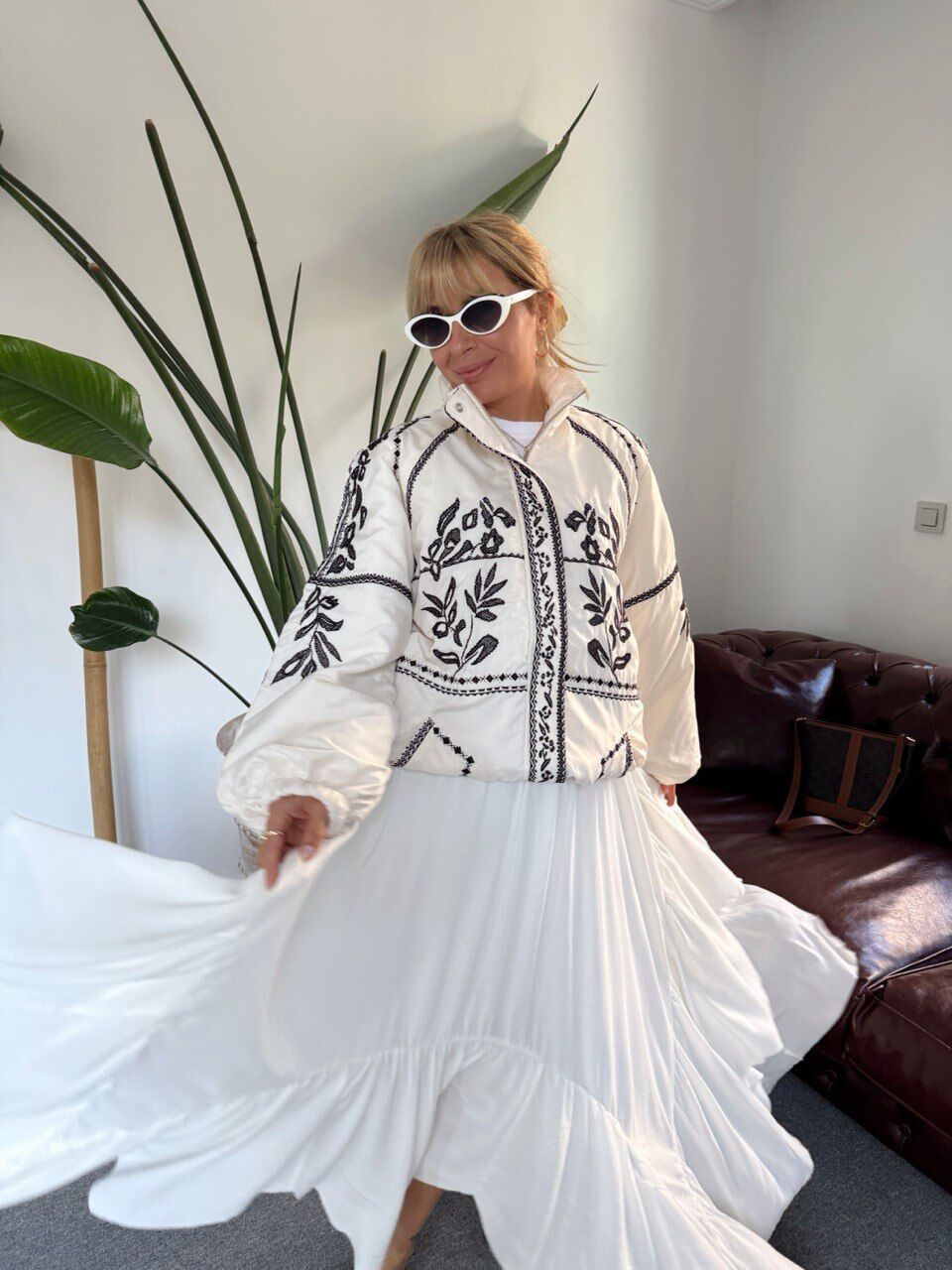 EKRU İŞLEMELİ  İTHAL CEKET