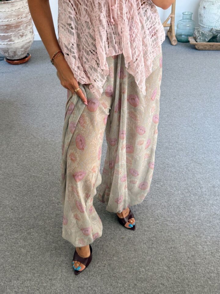 PEMBE ASKILI DANTEL TOP