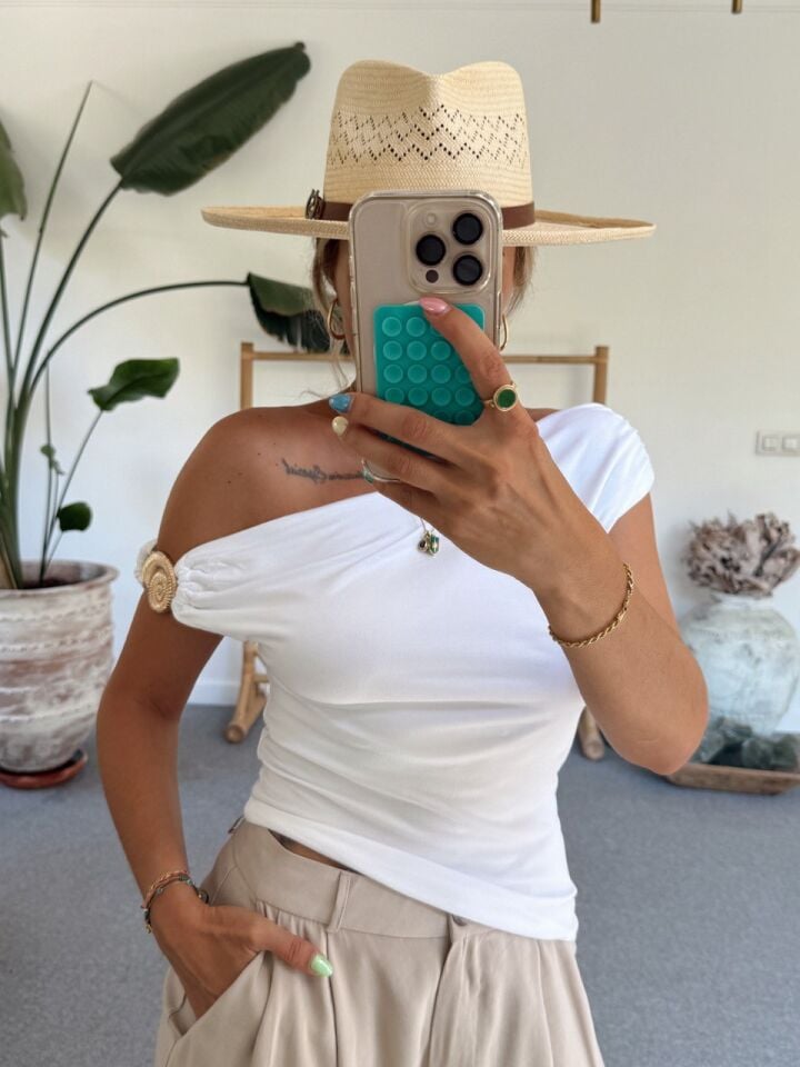 BEYAZ ASİMETRİK TOKA DETAY TOP