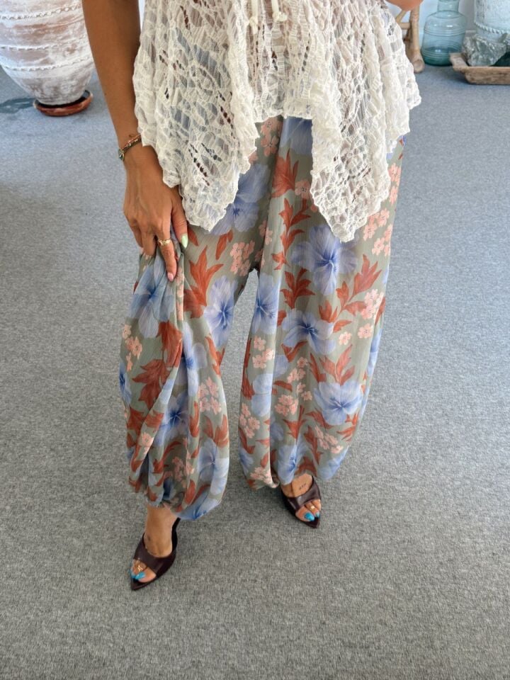 MAVİ ÇİÇEK DESEN ASTARLI ŞALVAR PANTOLON