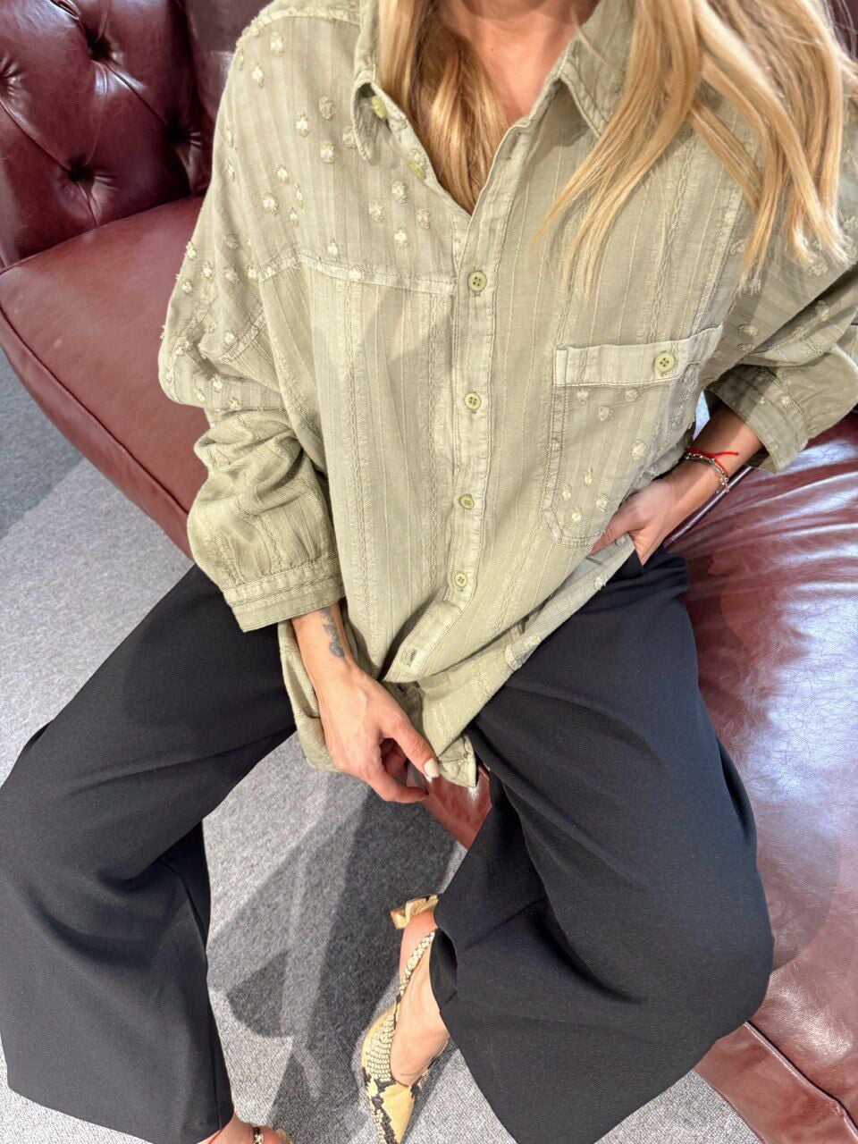 HAKİ PAMUKLU İTHAL GÖMLEK