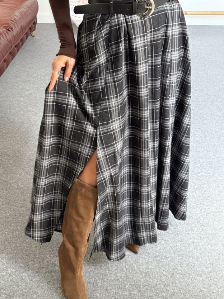 GRİ EKOSE KEMERLİ ETEK