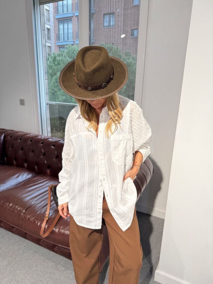 BEYAZ PAMUKLU İTHAL GÖMLEK