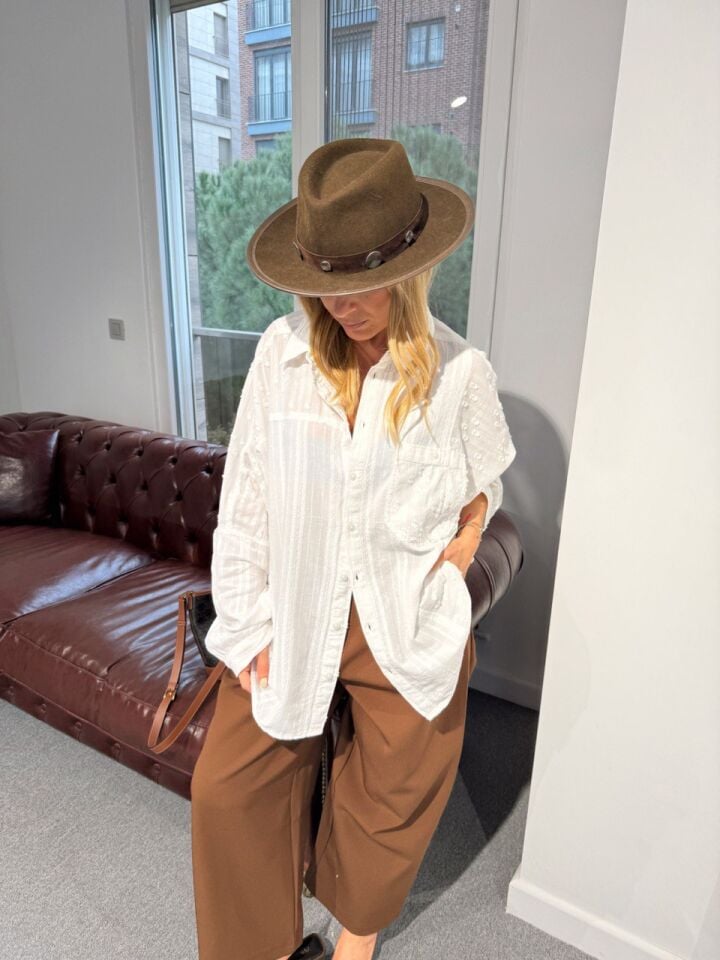 BEYAZ PAMUKLU İTHAL GÖMLEK