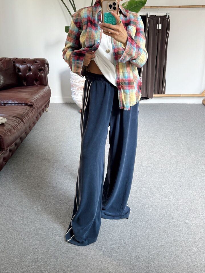 LACİVERT ŞERİTLİ MODAL EŞOFMAN