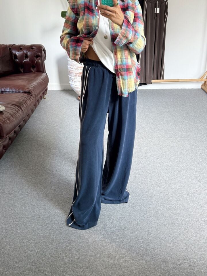 LACİVERT ŞERİTLİ MODAL EŞOFMAN