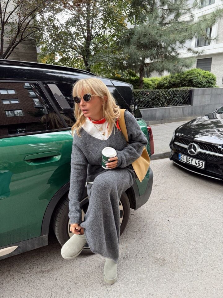 GRİ V YAKA TRİKO ETEK TAKIM