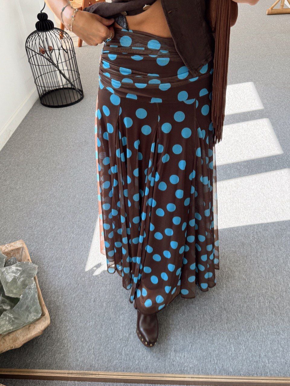 KAHVE PUANTİYE DESENLİ TÜL ASTARLI MAXI ETEK