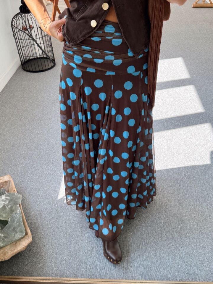 KAHVE PUANTİYE DESENLİ TÜL ASTARLI MAXI ETEK