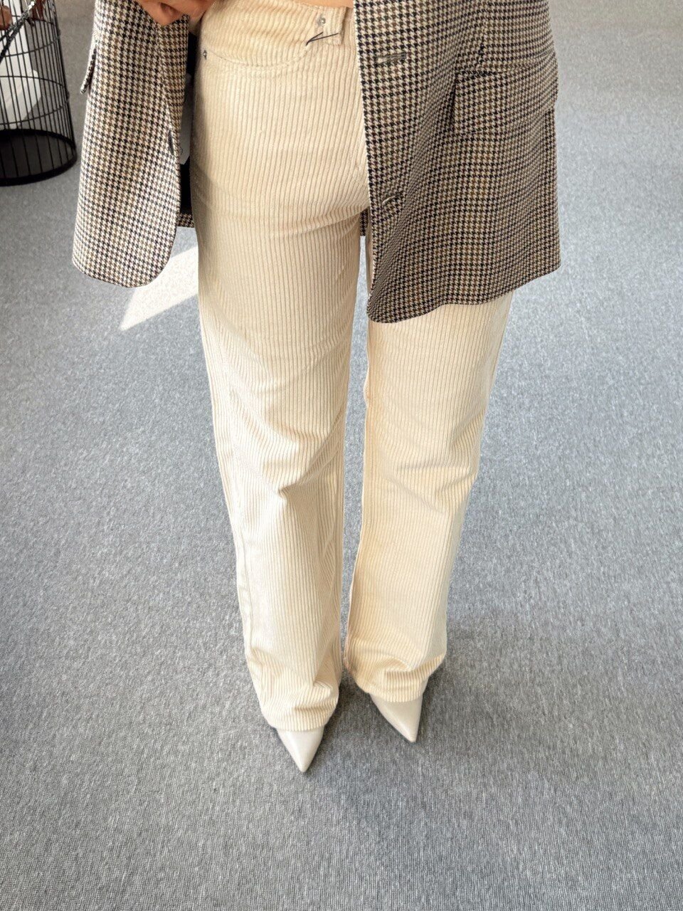 EKRU FİTİLLİ KADİFE STRAIGHT PANTOLON