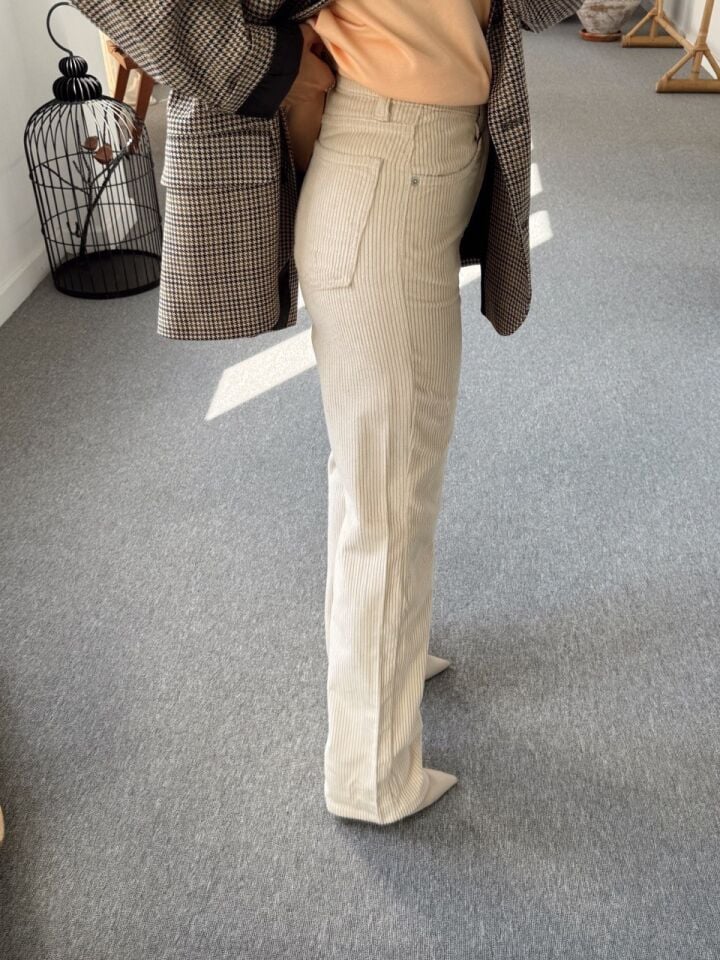 EKRU FİTİLLİ KADİFE STRAIGHT PANTOLON