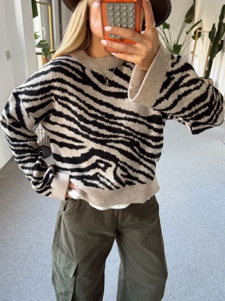 ZEBRA DESEN KAZAK