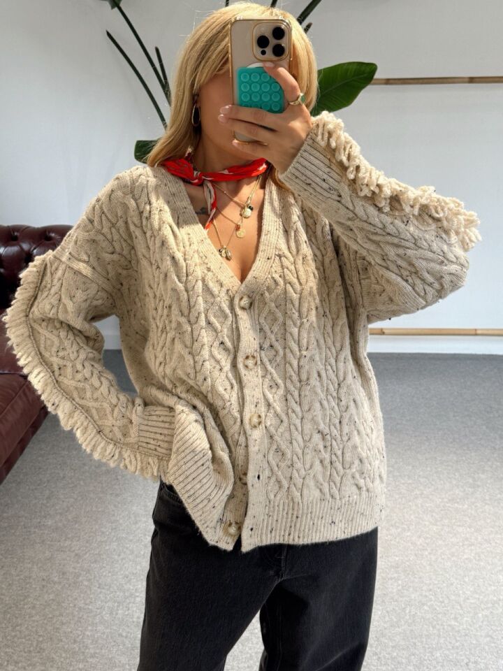 VİZON PÜSKÜL DETAY KIRÇILLI HIRKA