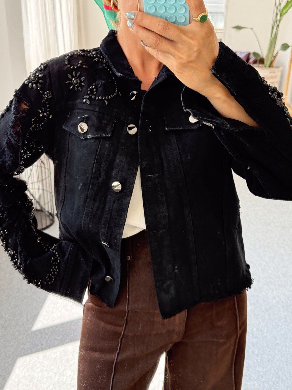 SİYAH TAŞ İŞLEMELİ DENIM ITHAL CEKET