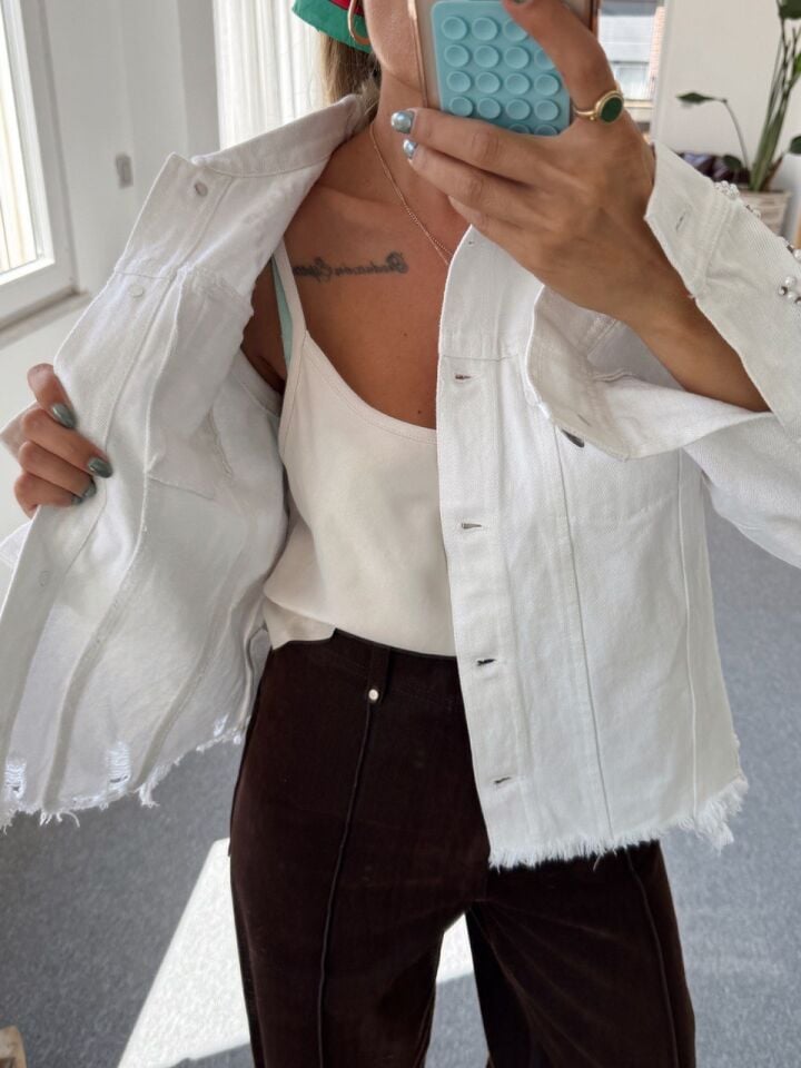 BEYAZ TAŞ İŞLEMELİ DENIM İTHAL CEKET