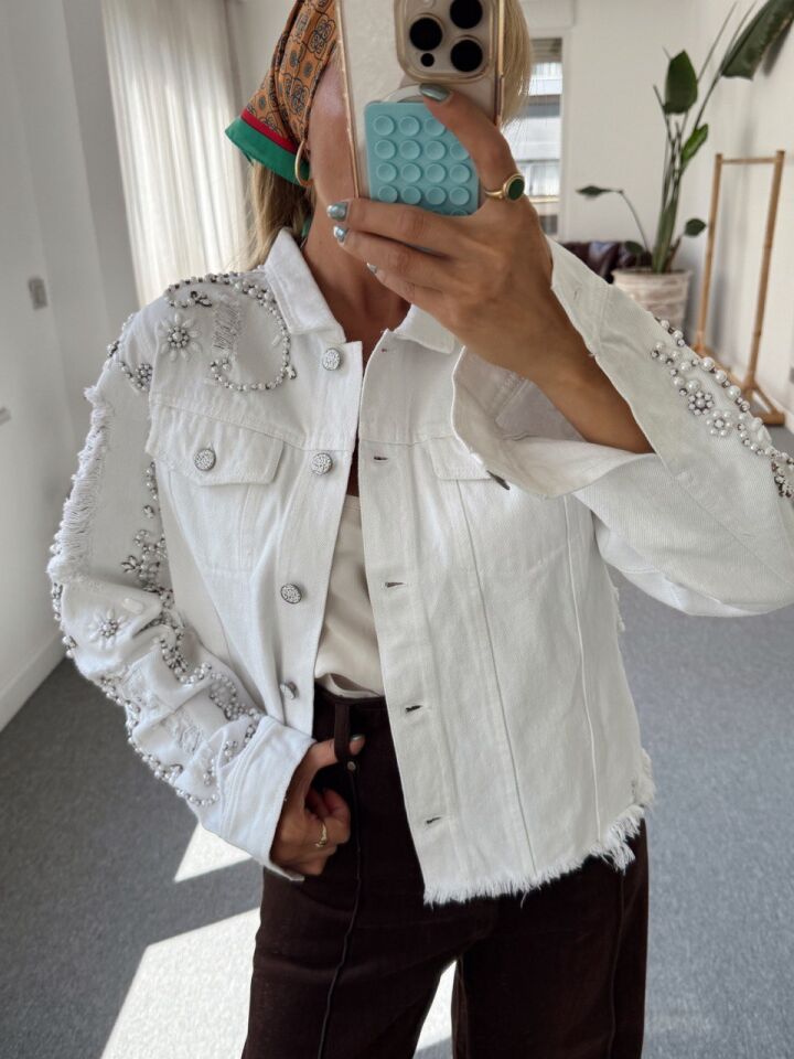 BEYAZ TAŞ İŞLEMELİ DENIM İTHAL CEKET