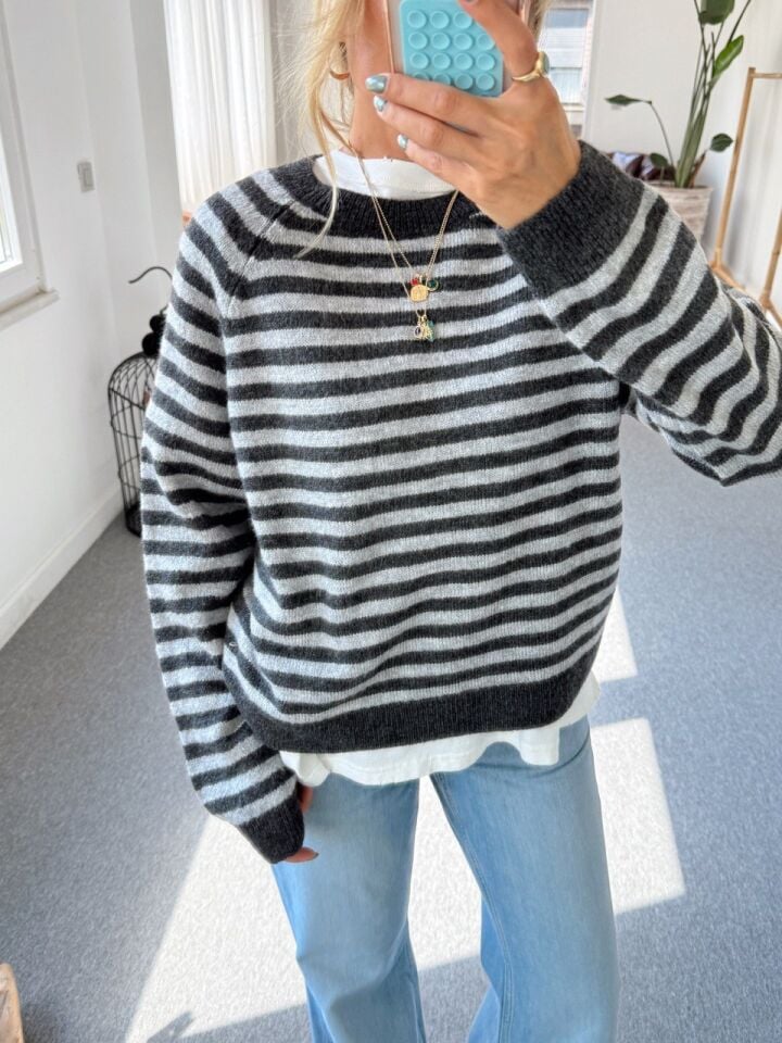 GRİ-ANTRASİT ÇİZGİLİ TRİKO