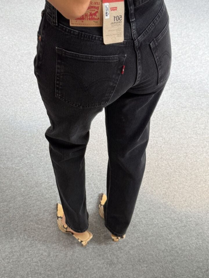 SİYAH TAŞLANMIŞ BOYFIT JEAN