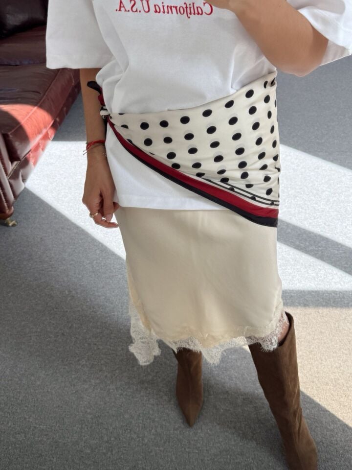 PUANTİYE DESEN FULAR