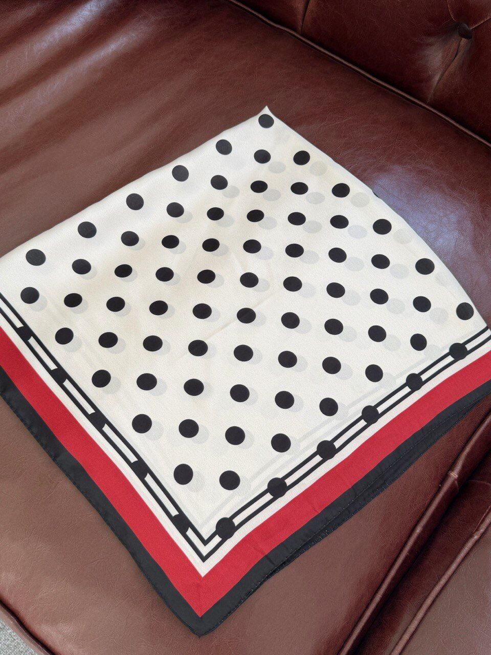 PUANTİYE DESEN FULAR