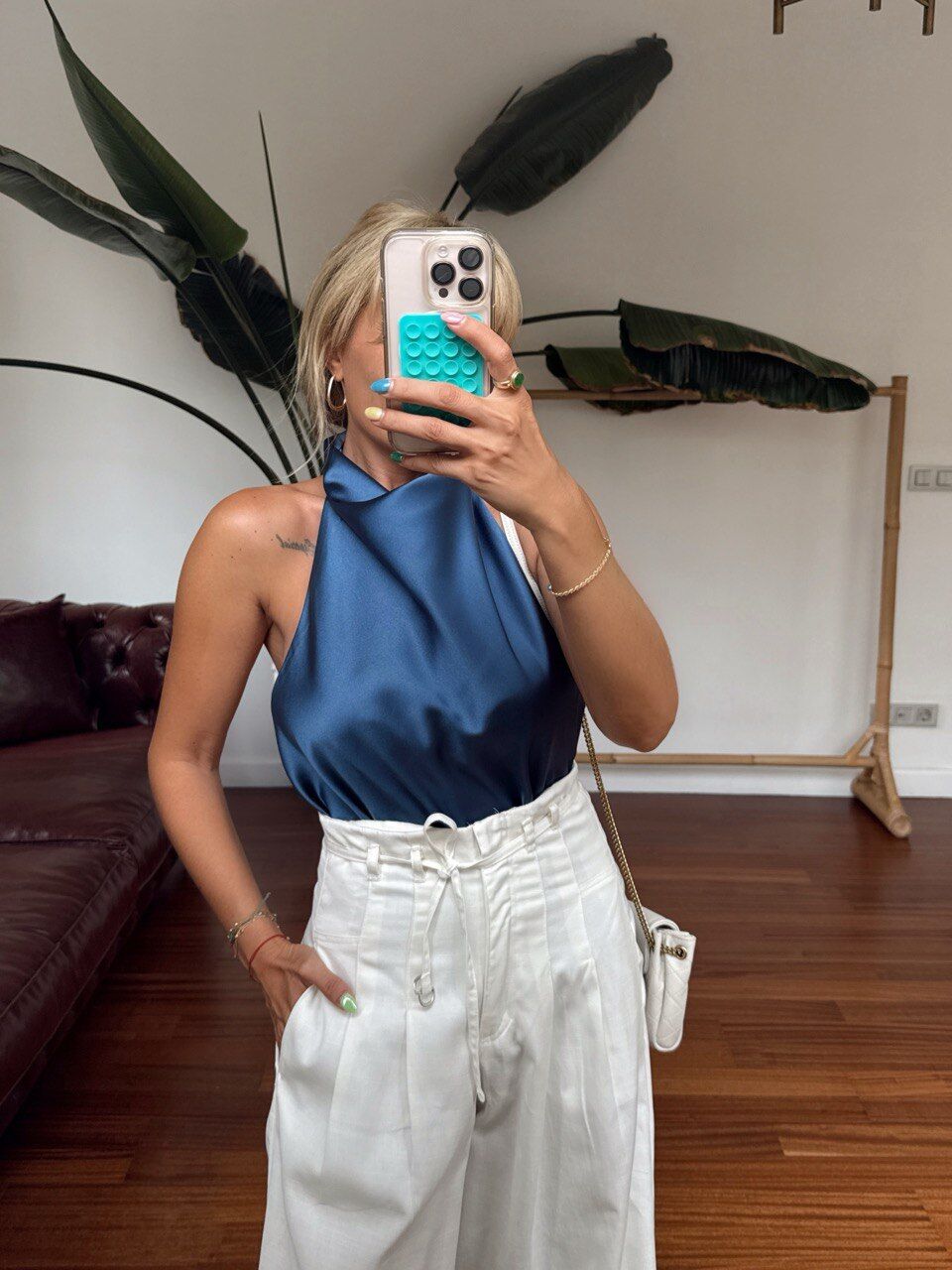 INDIGO HALTER YAKA SATEN TOP