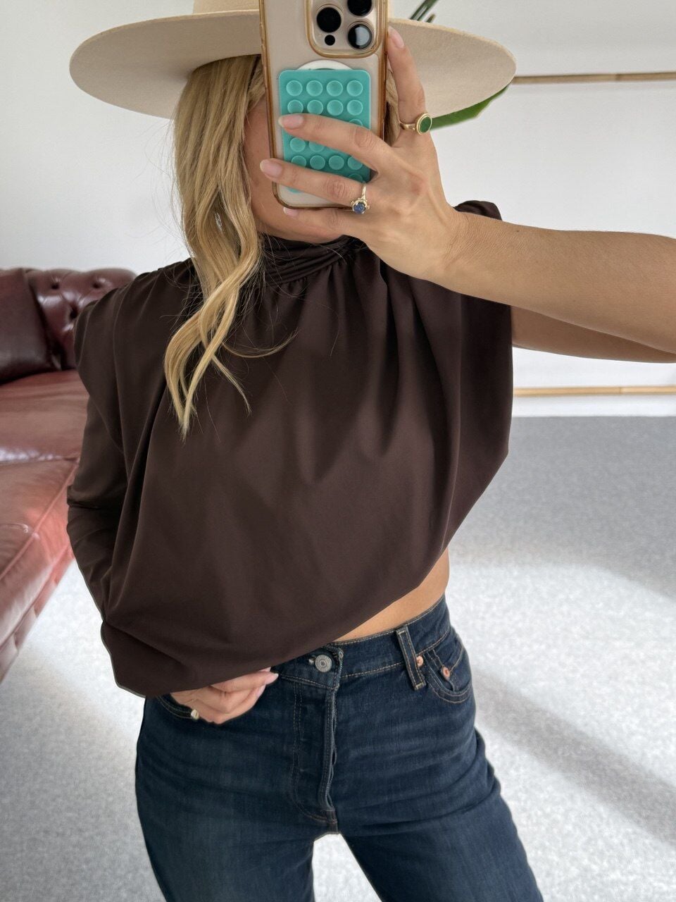 KAHVE KOL DETAY BLUZ