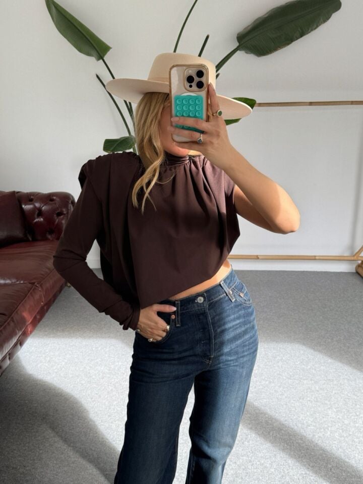 KAHVE KOL DETAY BLUZ