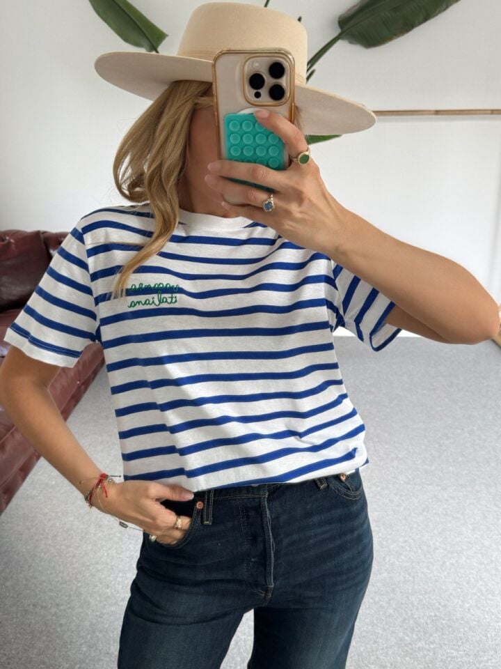 MAVİ ÇİZGİLİ İTALİANA BASKILI TSHIRT