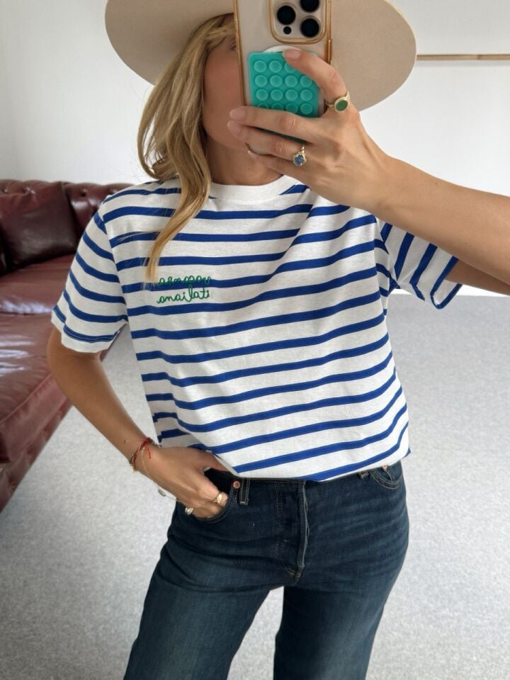 MAVİ ÇİZGİLİ İTALİANA BASKILI TSHIRT