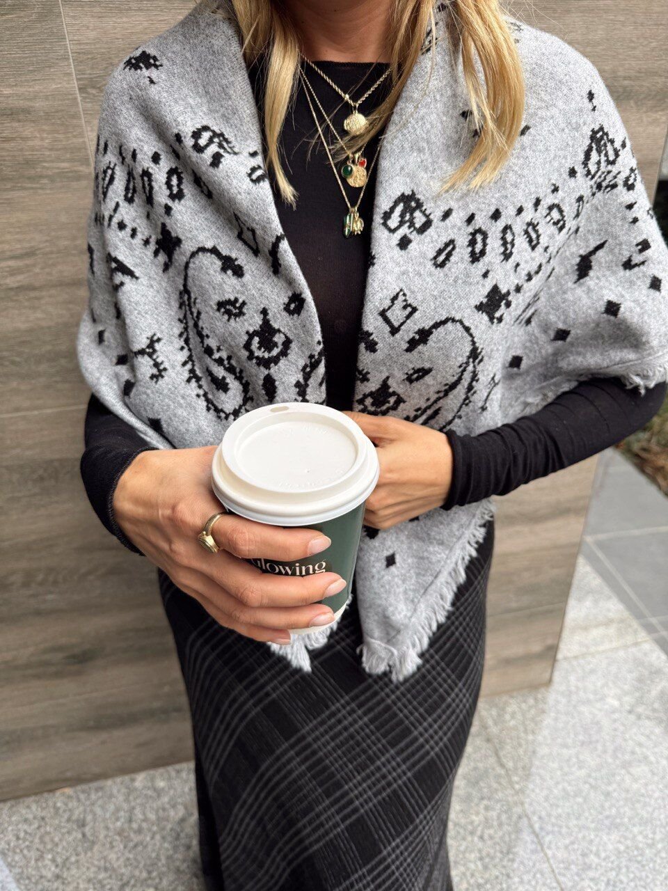 GRİ DESENLİ TRİKO ŞAL