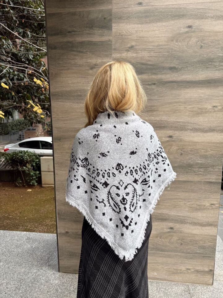 GRİ DESENLİ TRİKO ŞAL