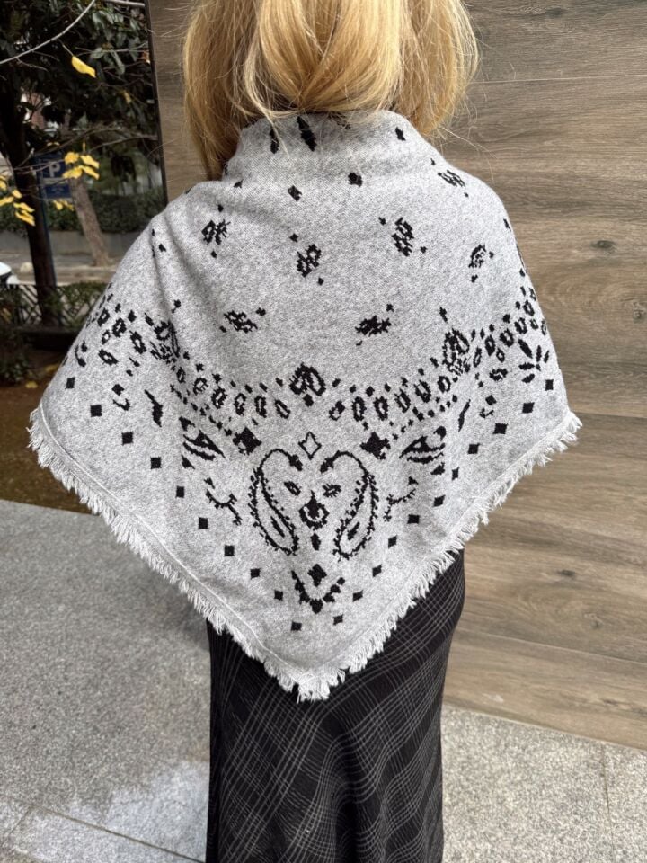 GRİ DESENLİ TRİKO ŞAL