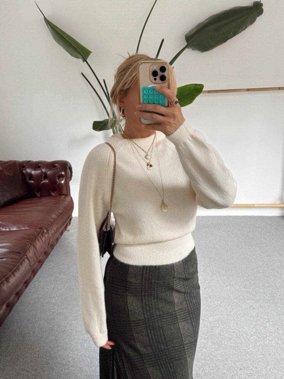 KREM BELE OTURMALI TRİKO