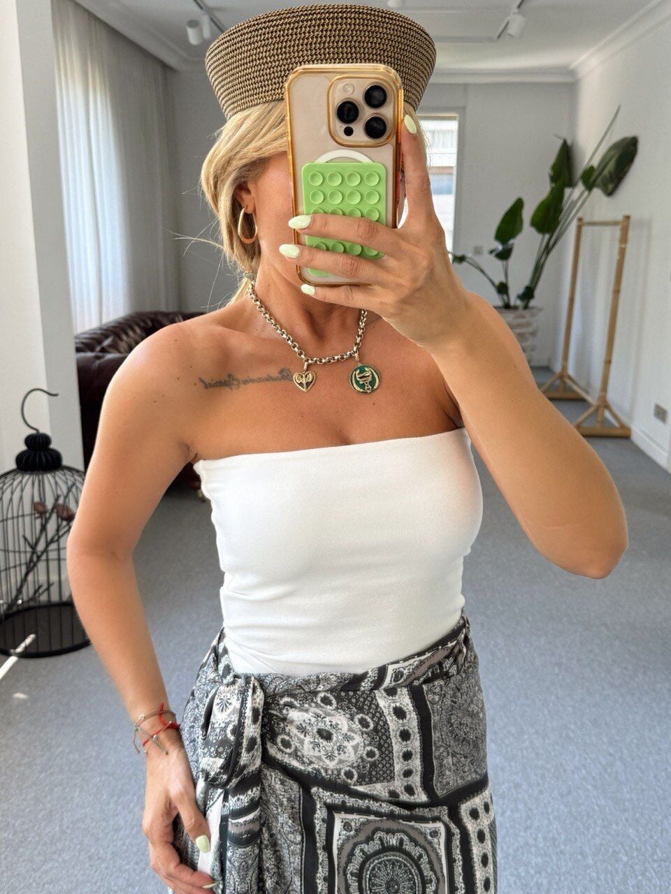 EKRU STRAPLEZ CROP