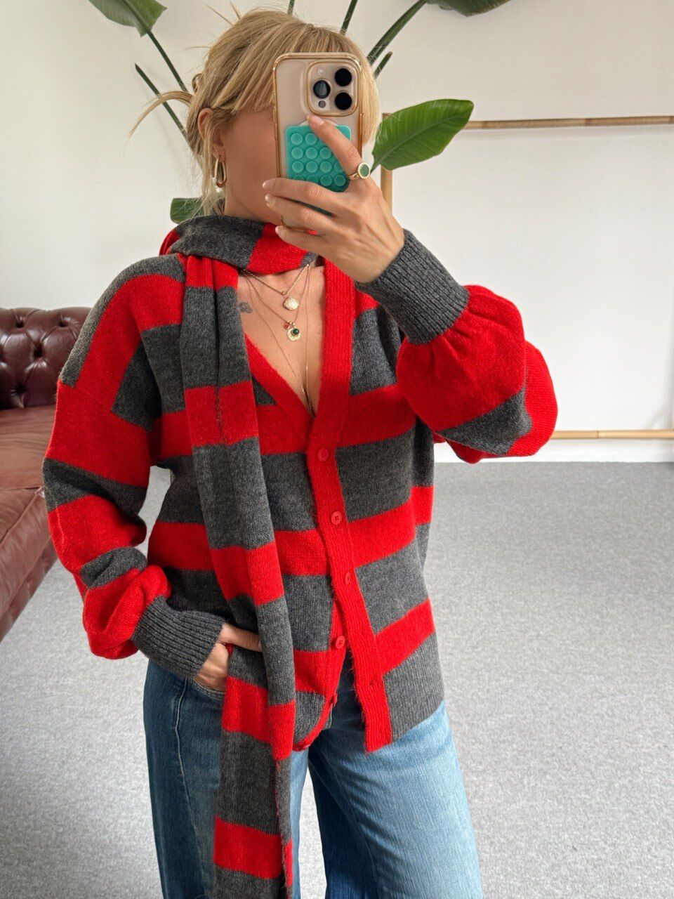 ANTRASİT-KIRMIZI ATKILI HIRKA