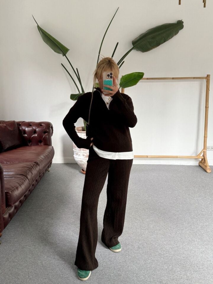 KAHVERENGİ SAÇ ÖRGÜ TRİKO TAKIM