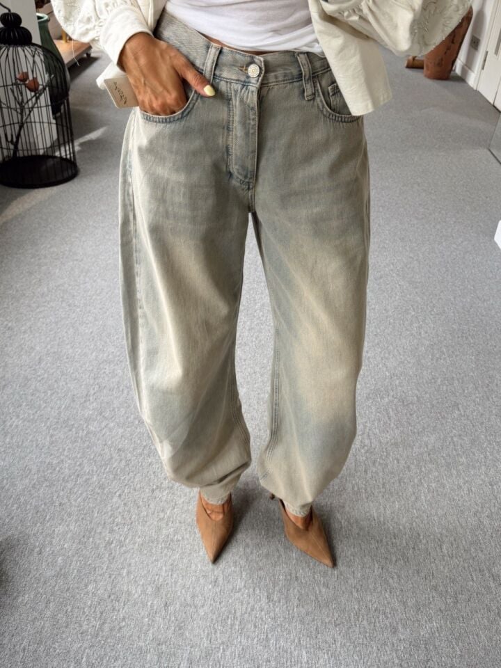 AÇIK MAVİ ESKİTİLMİŞ BARREL JEAN