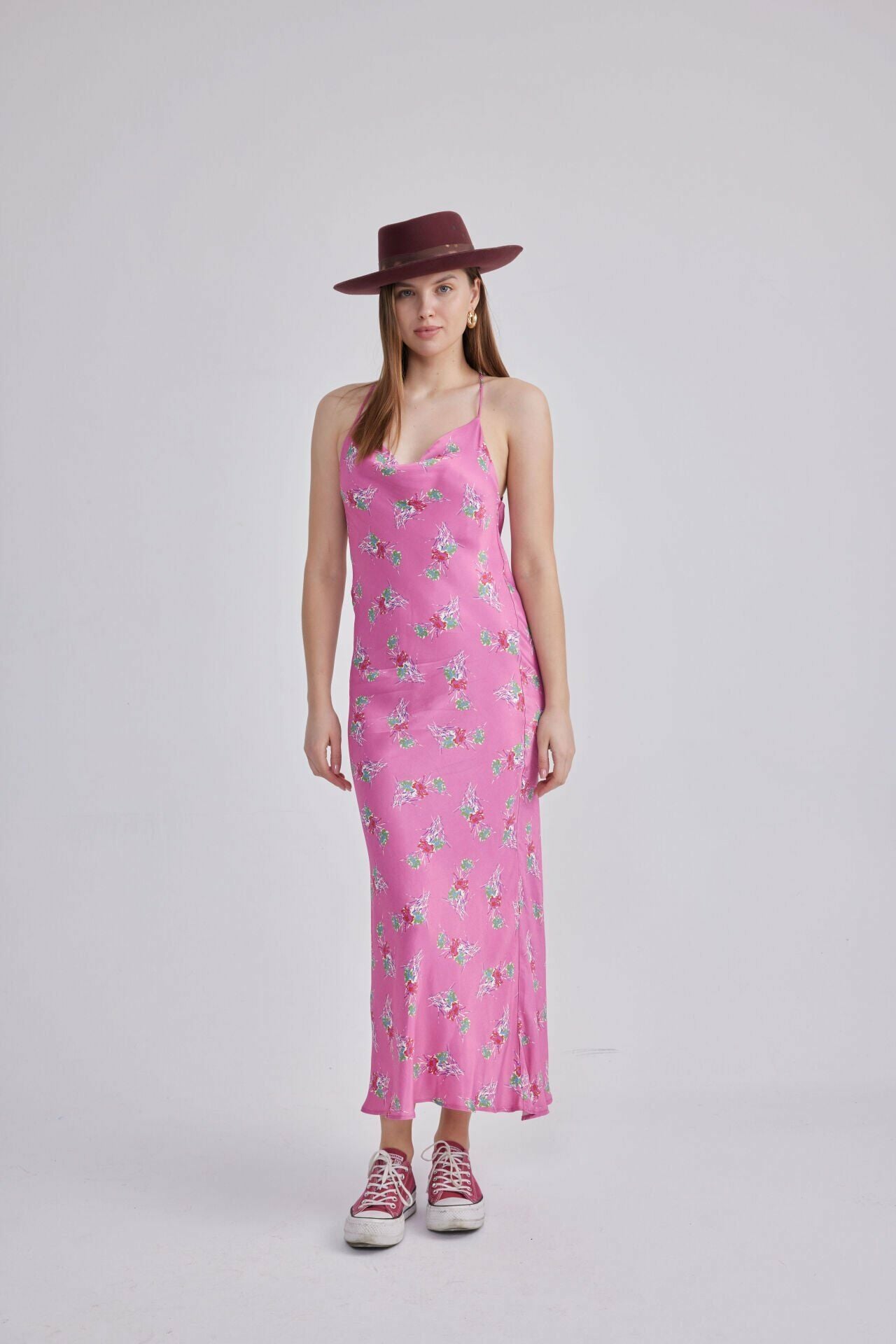 PEMBE ÇİÇEK DESEN SATEN ELBİSE