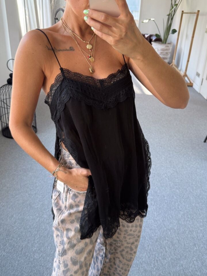 SİYAH DANTELLİ İTHAL KAMİSOL TOP