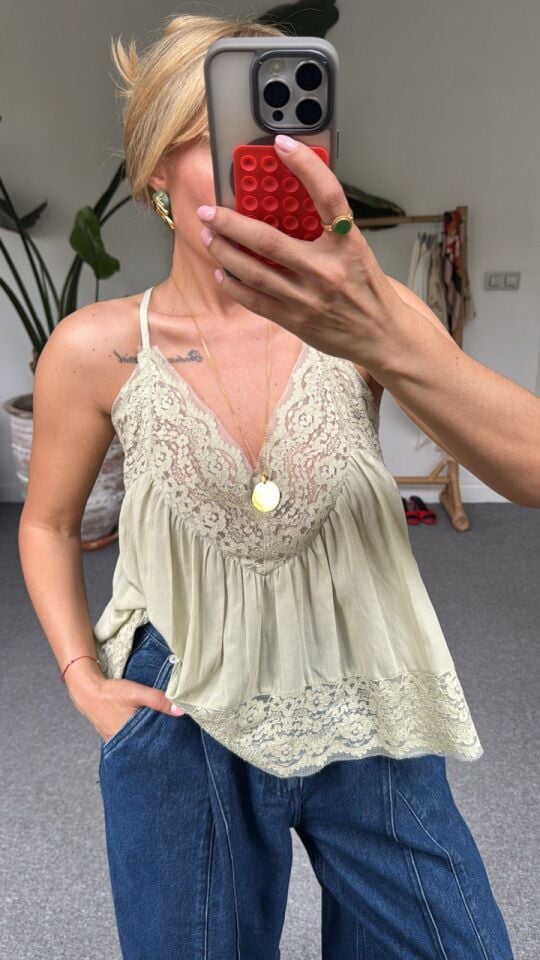 AÇIK YEŞİL ASKILI İTHAL BLUZ