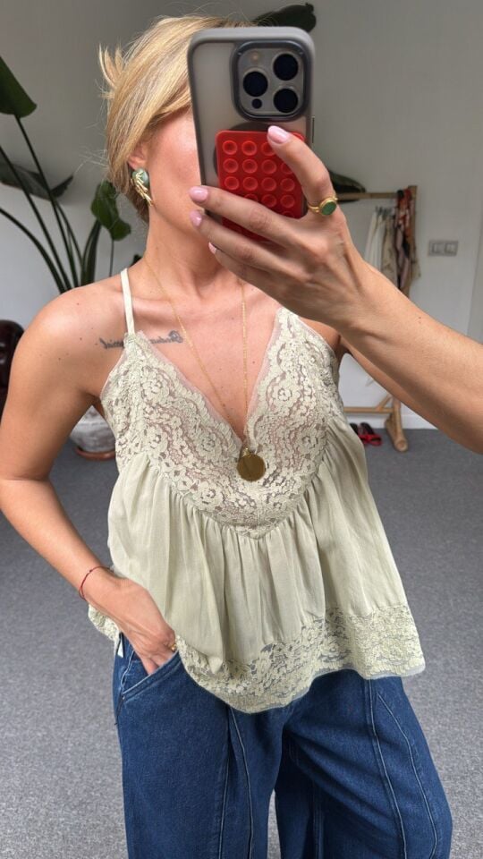 AÇIK YEŞİL ASKILI İTHAL BLUZ