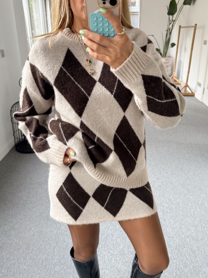 KAHVE BAKLAVA DESEN TRİKO TAKIM